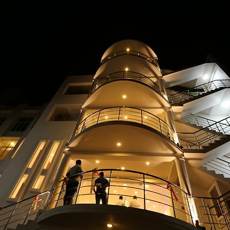 Hotel Oviya Vavuniya Eksteriør bilde