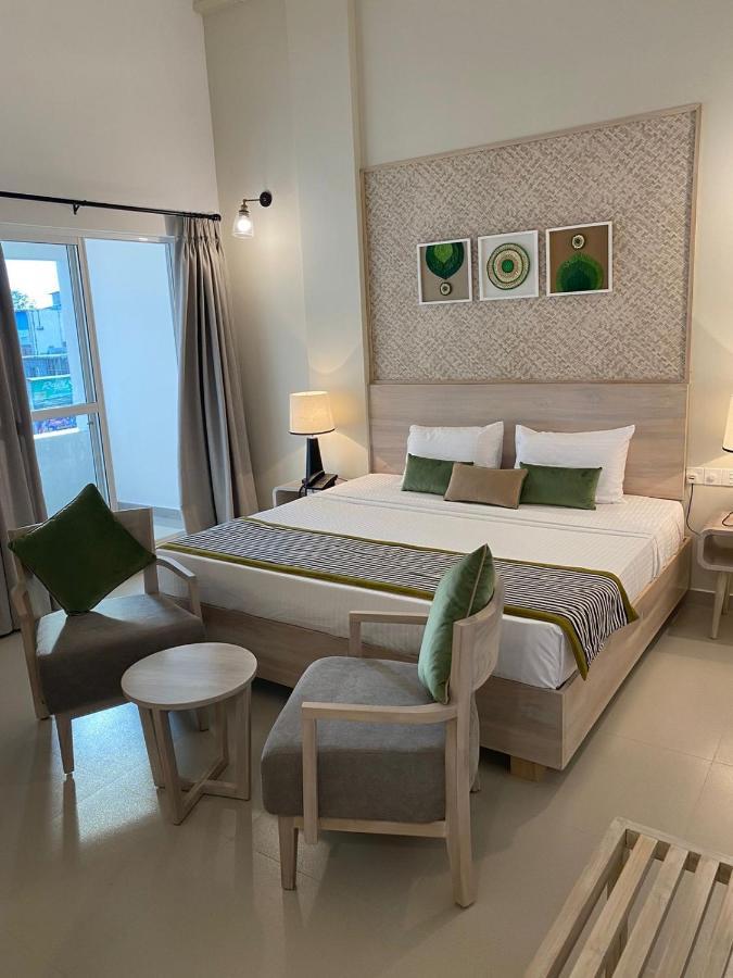 Hotel Oviya Vavuniya Eksteriør bilde