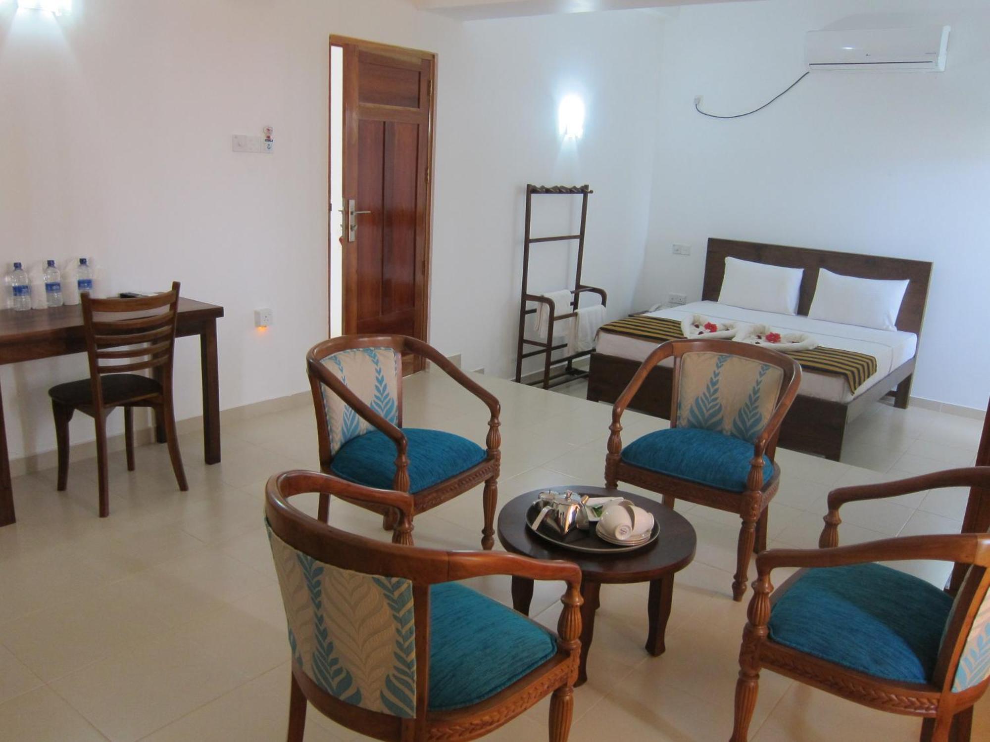 Hotel Oviya Vavuniya Eksteriør bilde