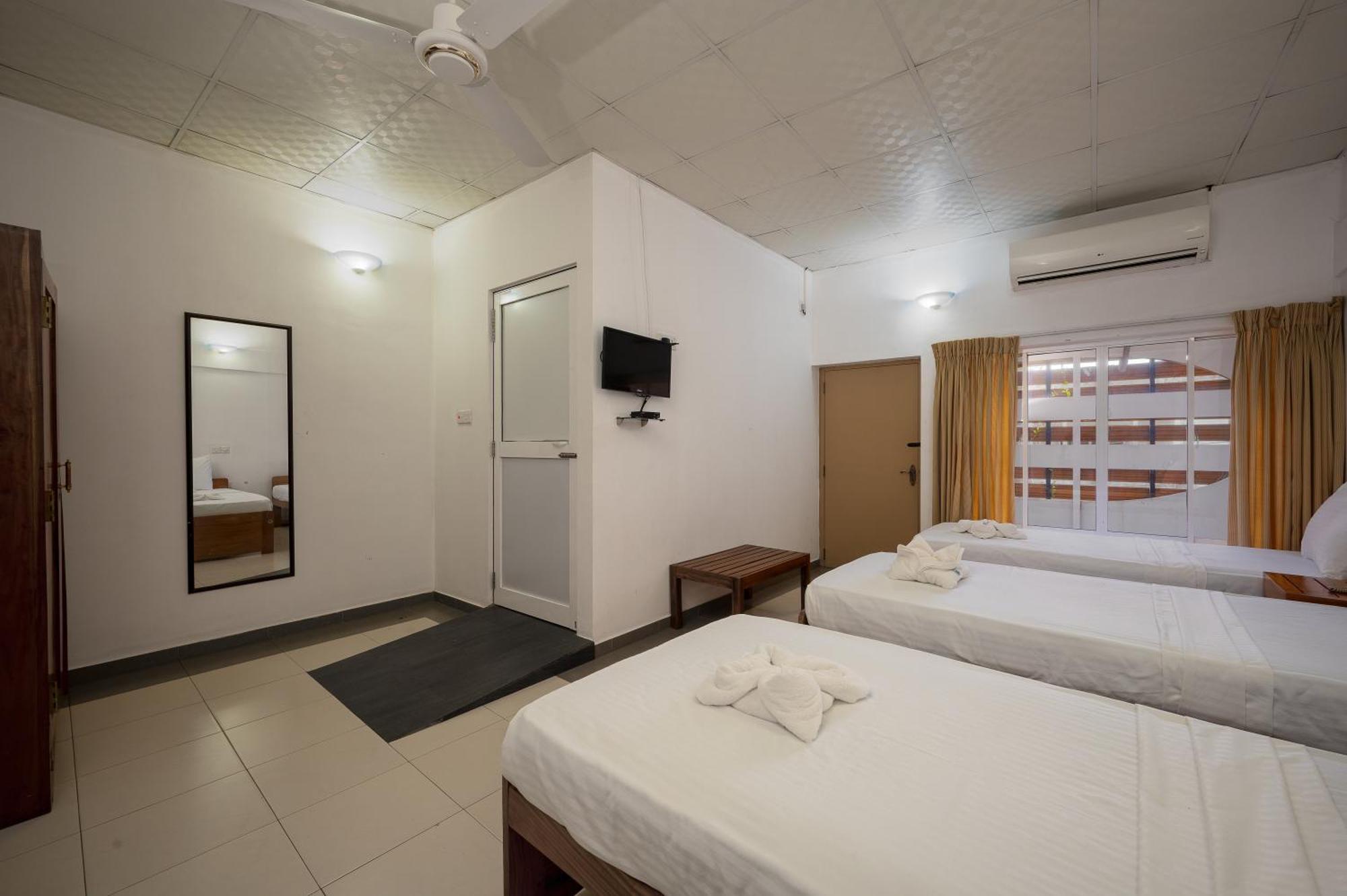 Hotel Oviya Vavuniya Eksteriør bilde