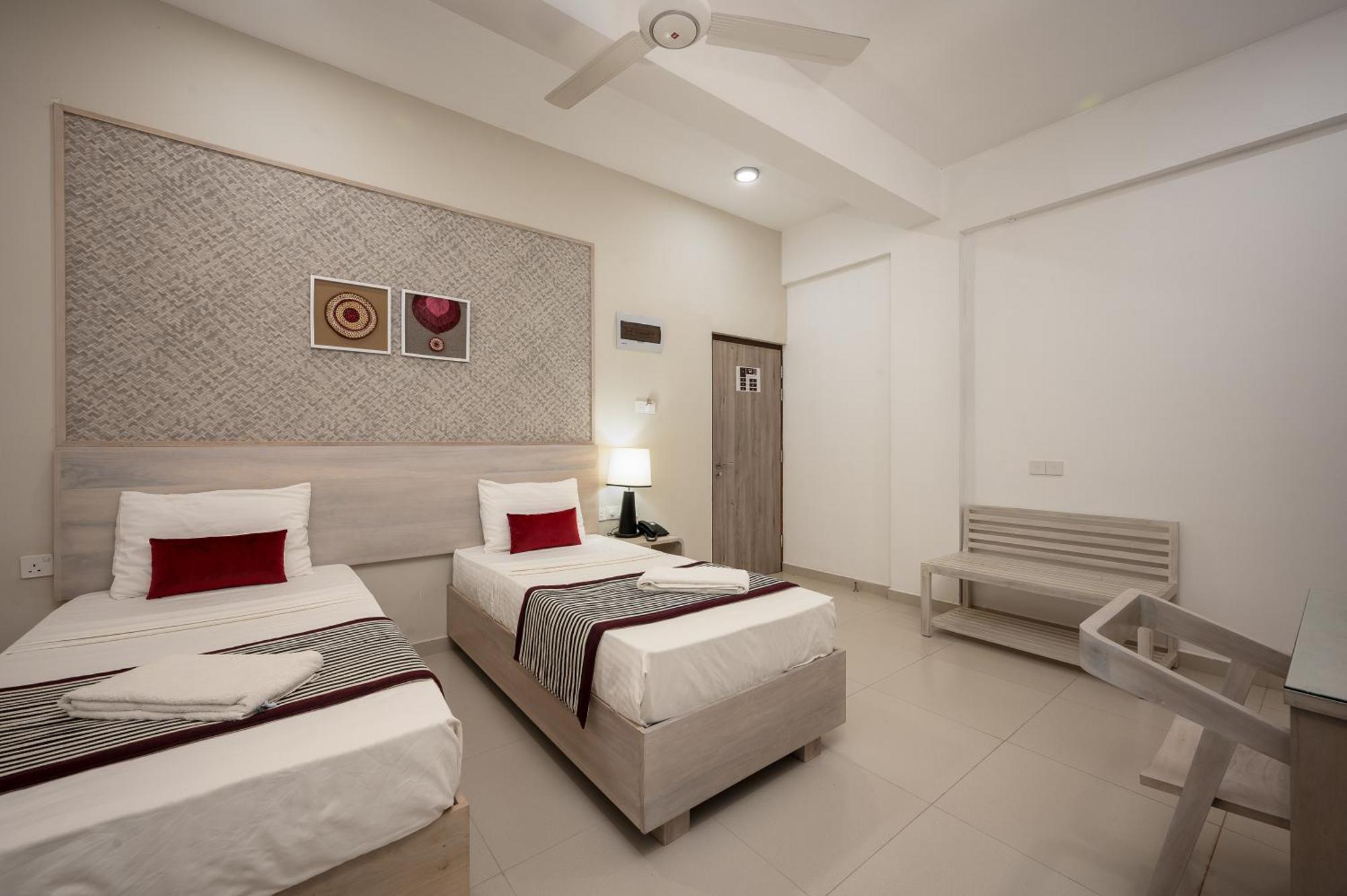 Hotel Oviya Vavuniya Eksteriør bilde