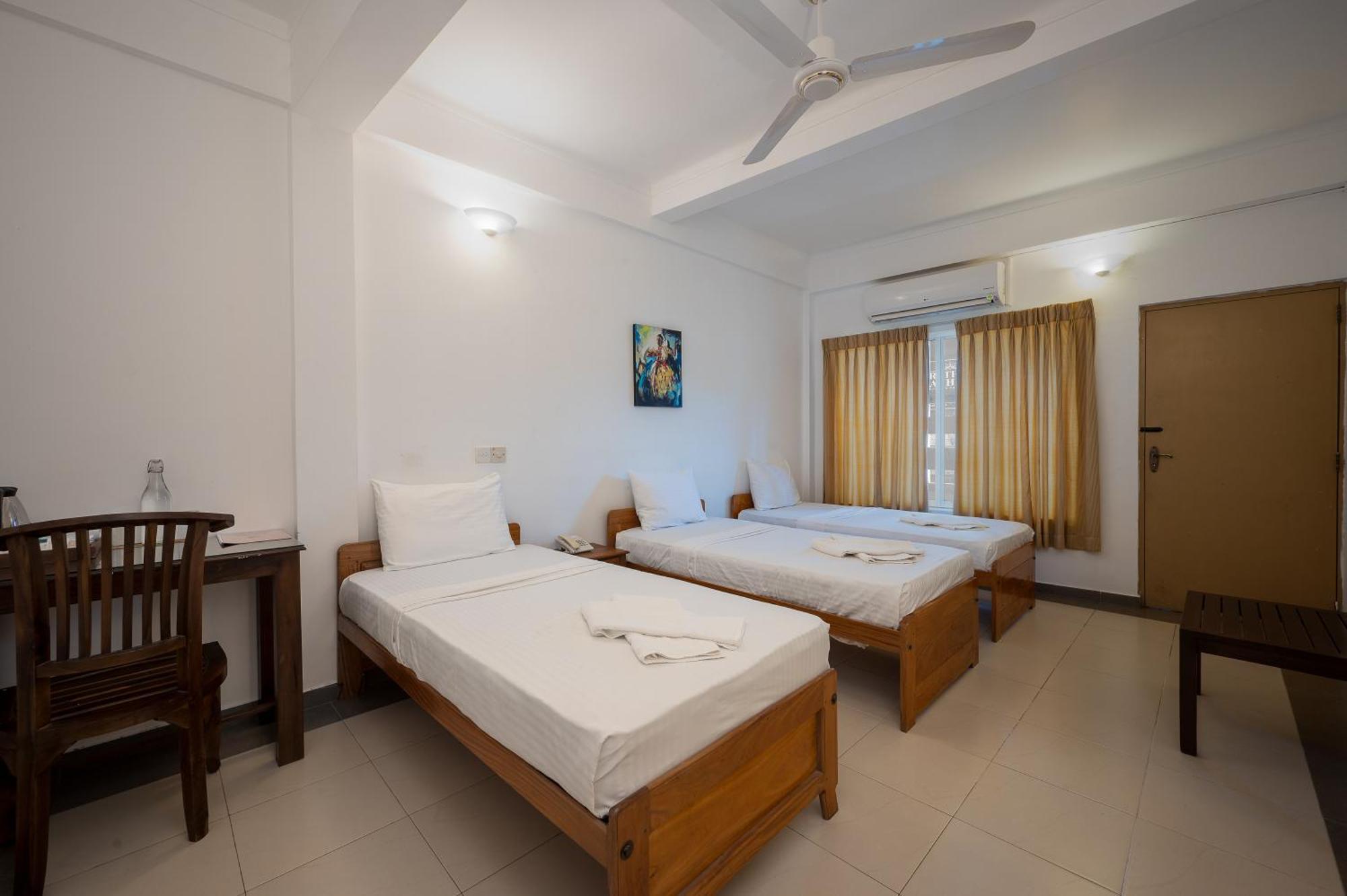 Hotel Oviya Vavuniya Eksteriør bilde