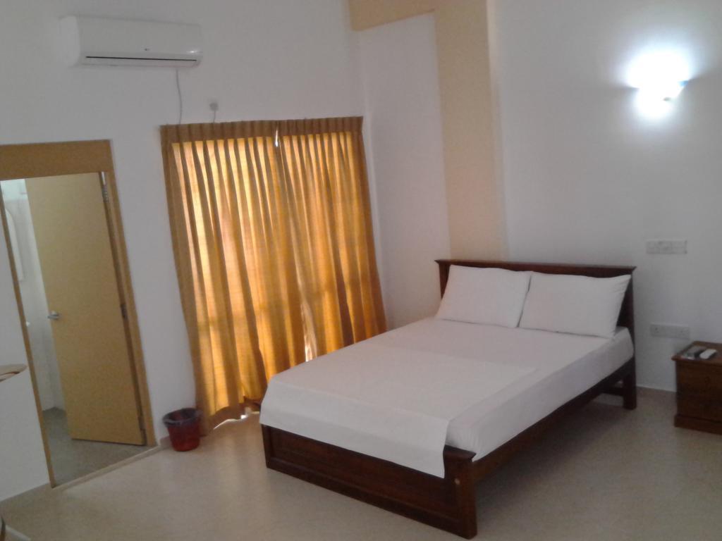 Hotel Oviya Vavuniya Eksteriør bilde