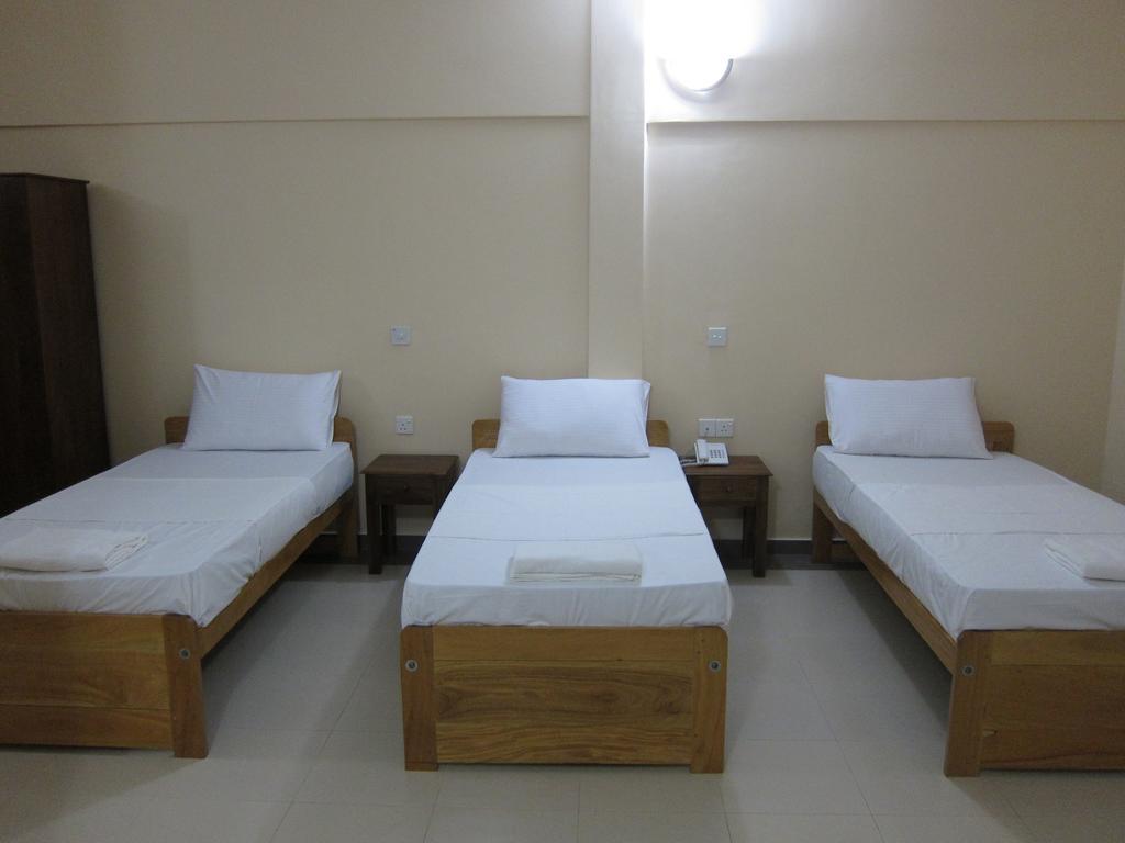 Hotel Oviya Vavuniya Eksteriør bilde