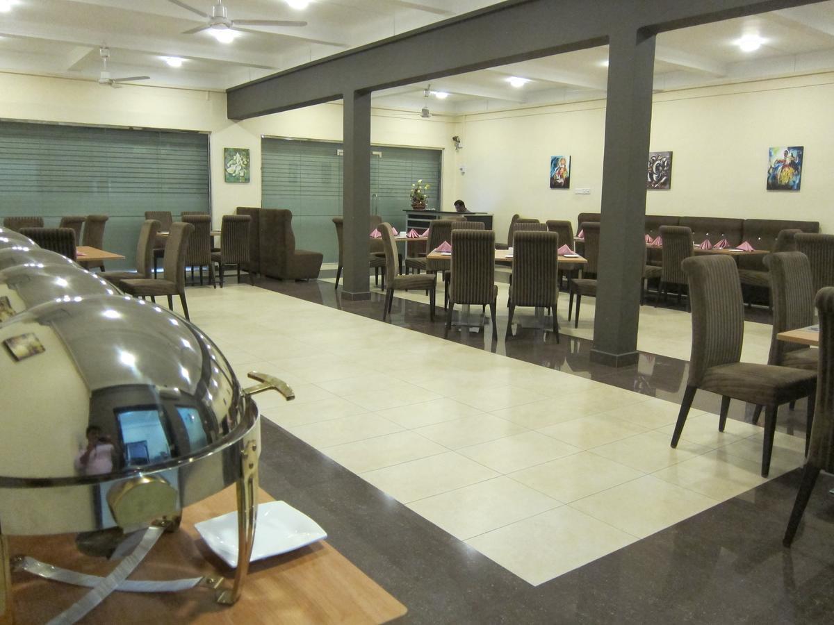 Hotel Oviya Vavuniya Eksteriør bilde