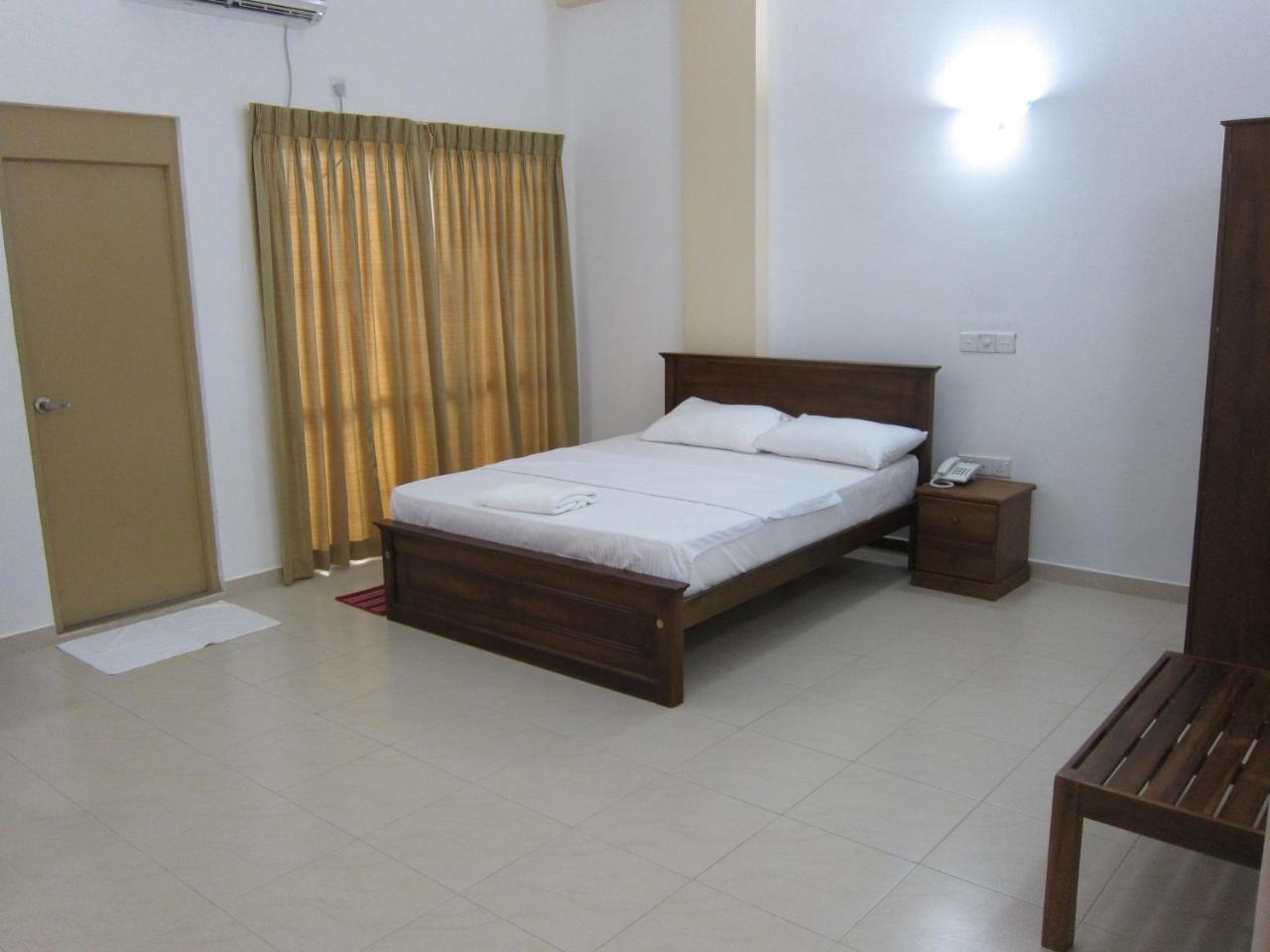 Hotel Oviya Vavuniya Eksteriør bilde