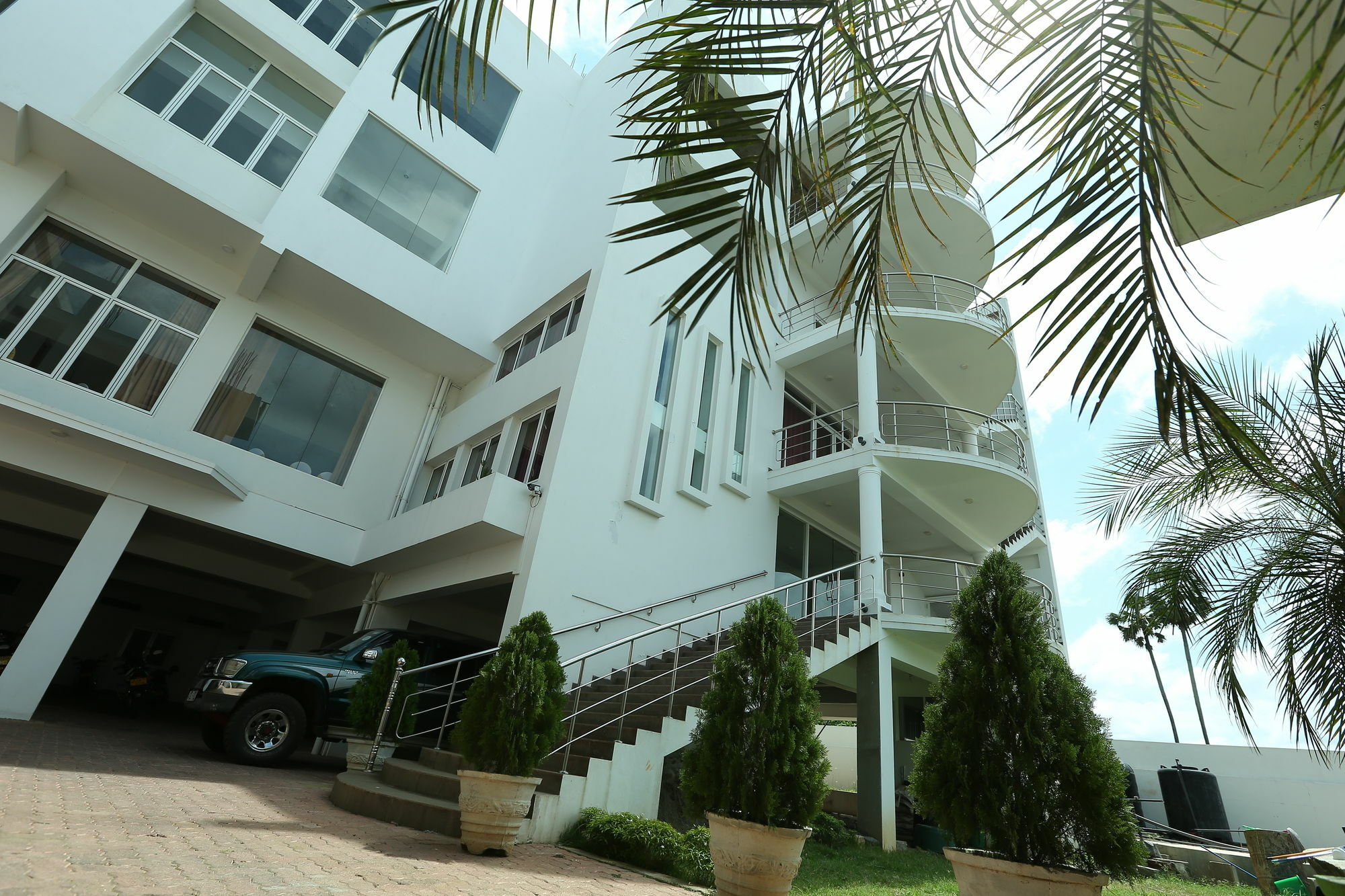 Hotel Oviya Vavuniya Eksteriør bilde
